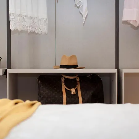 アパート Niti Palace カステッランマーレ・デル・ゴルフォ